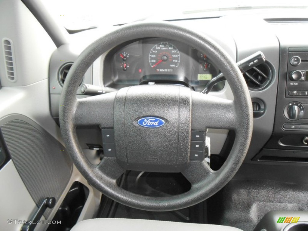 2005 Ford F150 XL SuperCab Medium Flint Grey Steering Wheel Photo #78561470