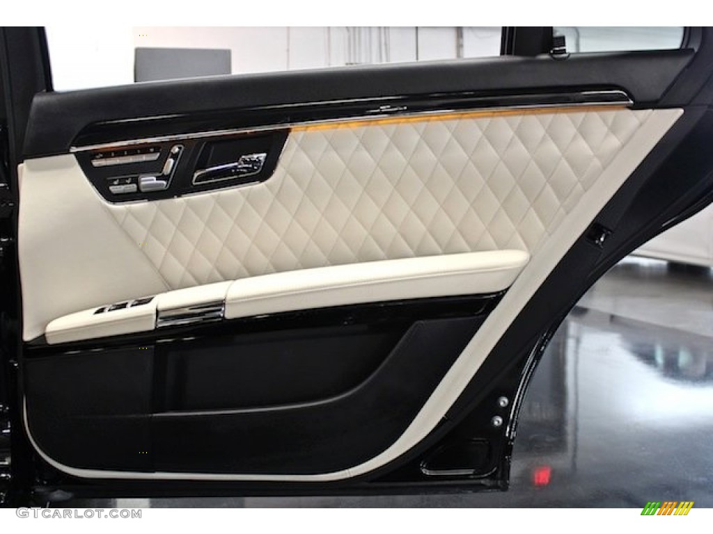 2010 Mercedes-Benz S 65 AMG Sedan Door Panel Photos
