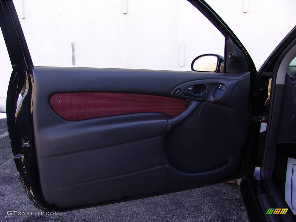 2003 Focus SVT Coupe - Pitch Black / Black/Red photo #13