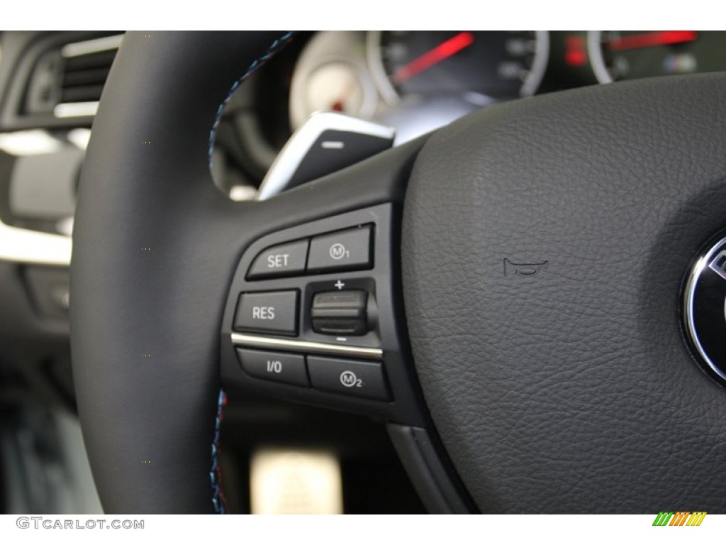 2013 BMW M5 Sedan Controls Photo #78561728