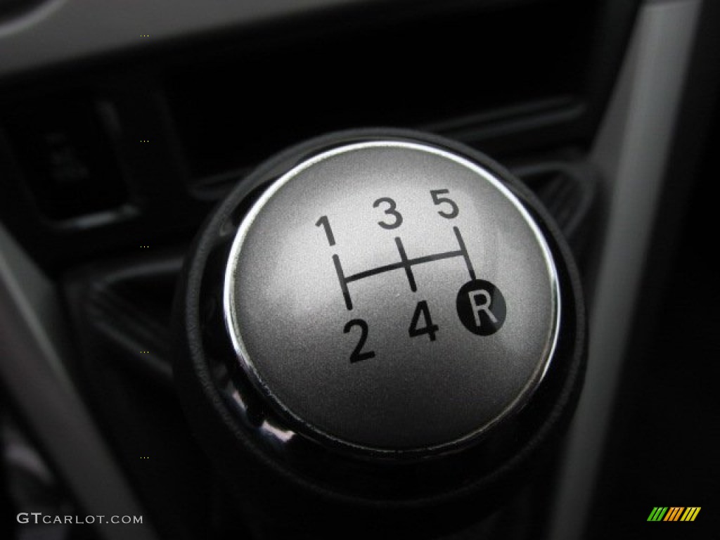 2010 Pontiac Vibe 1.8L Transmission Photos