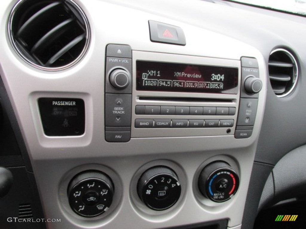 2010 Pontiac Vibe 1.8L Controls Photos