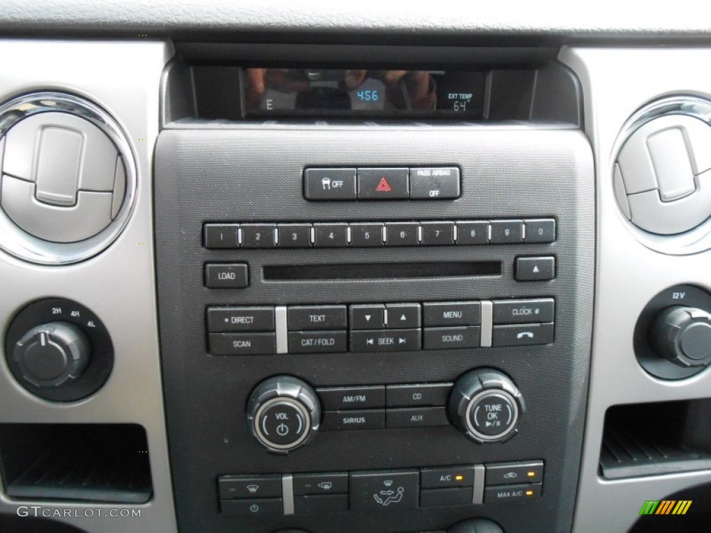 2011 Ford F150 XLT SuperCrew 4x4 Controls Photo #78567812