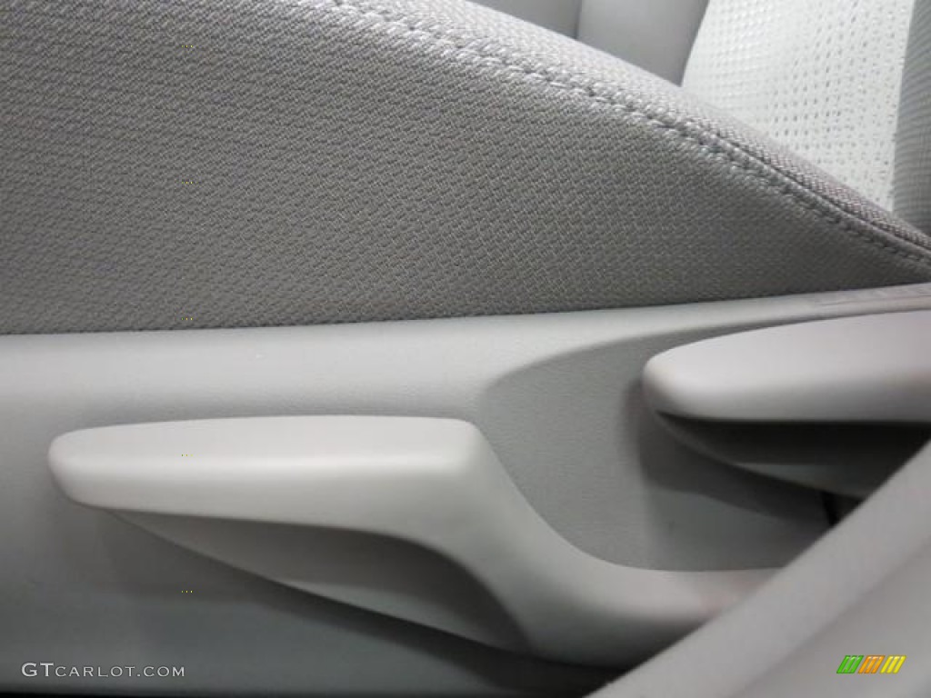 2013 Camry L - Magnetic Gray Metallic / Ash photo #9