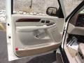 White Diamond - Escalade EXT AWD Photo No. 11