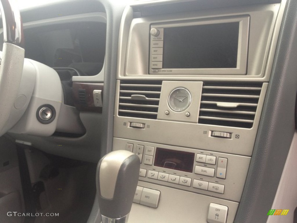 2005 Aviator Luxury AWD - Black / Dove Grey photo #19