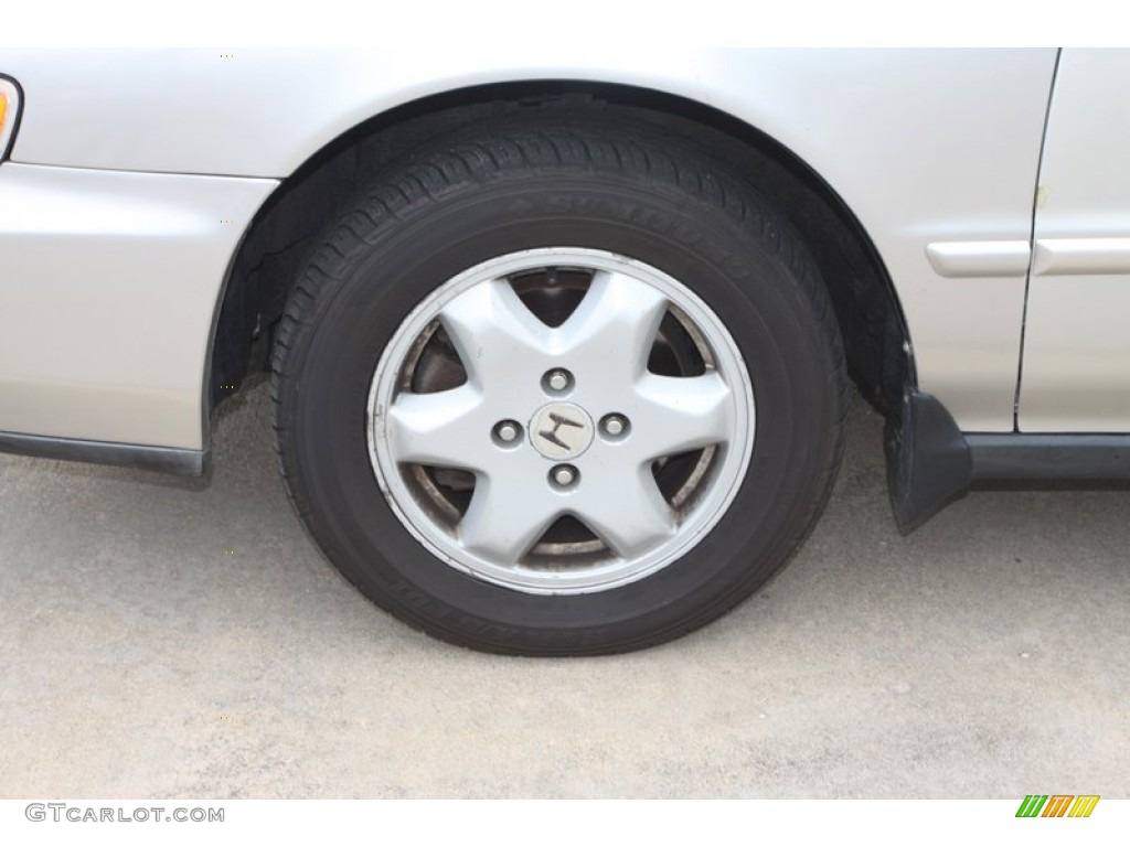 1996 Honda Accord EX Sedan Wheel Photos