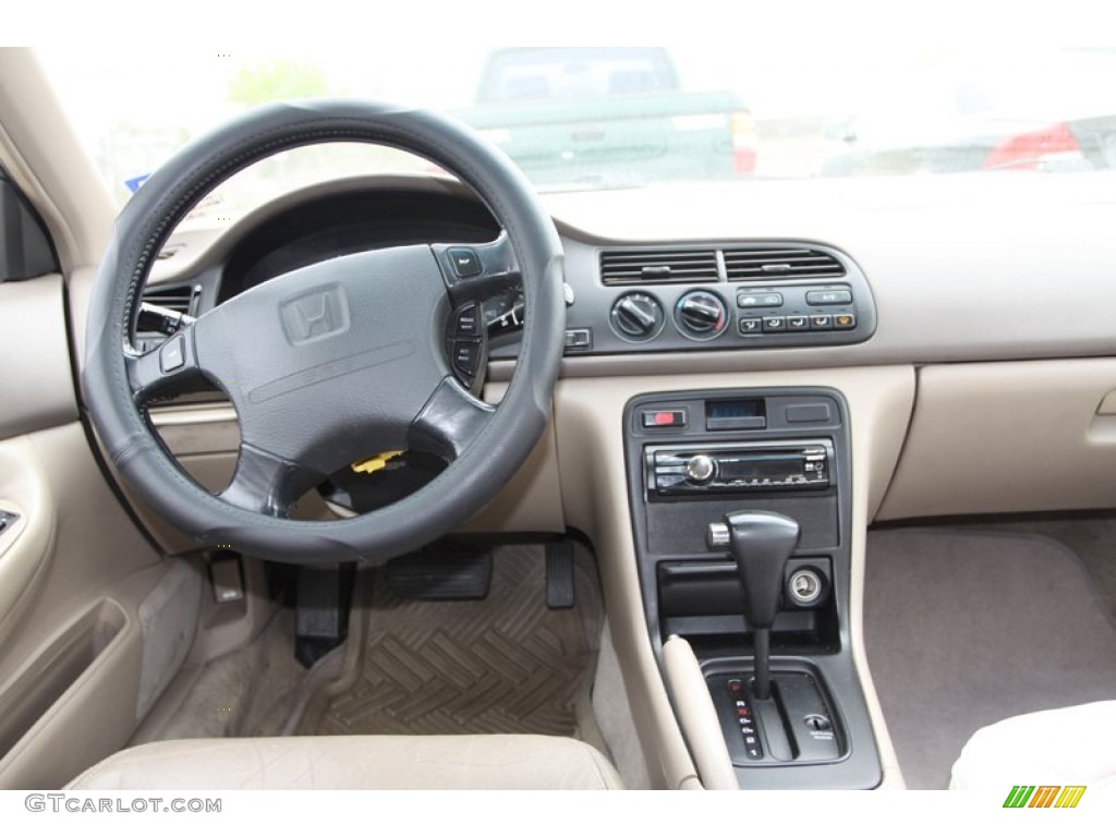 1996 Honda Accord EX Sedan Dashboard Photos
