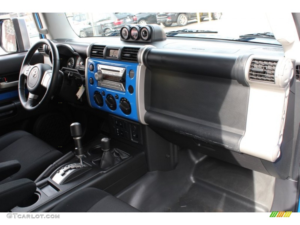 2007 Toyota FJ Cruiser 4WD Dashboard Photos
