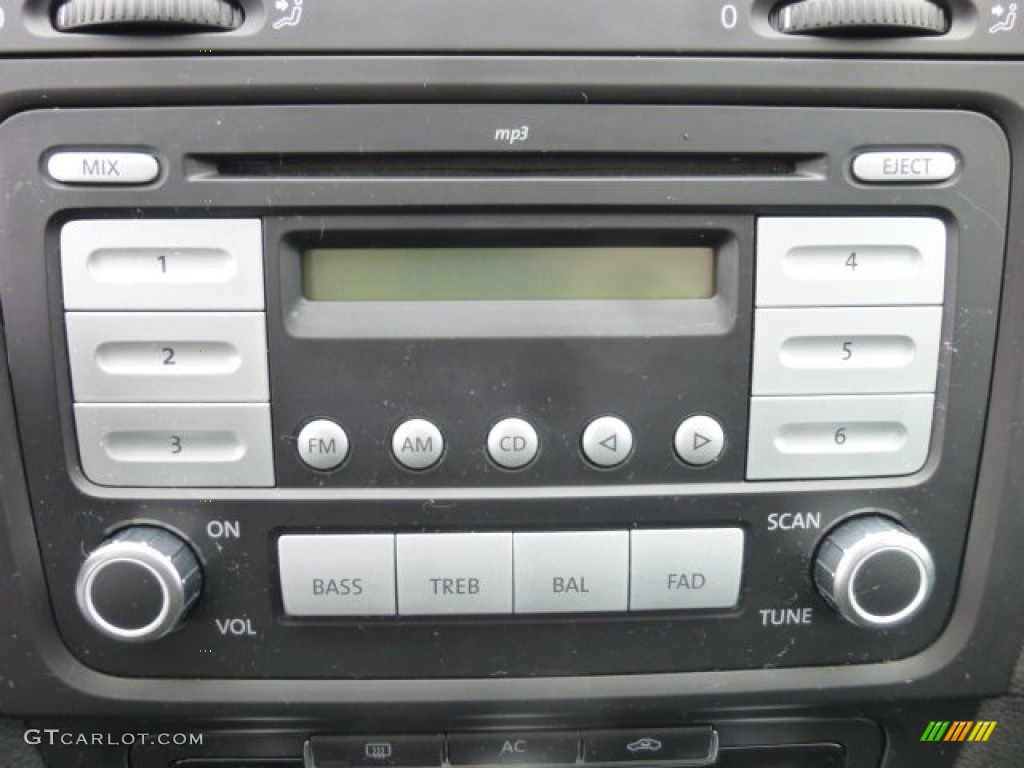 2010 Volkswagen Golf 2 Door Audio System Photos