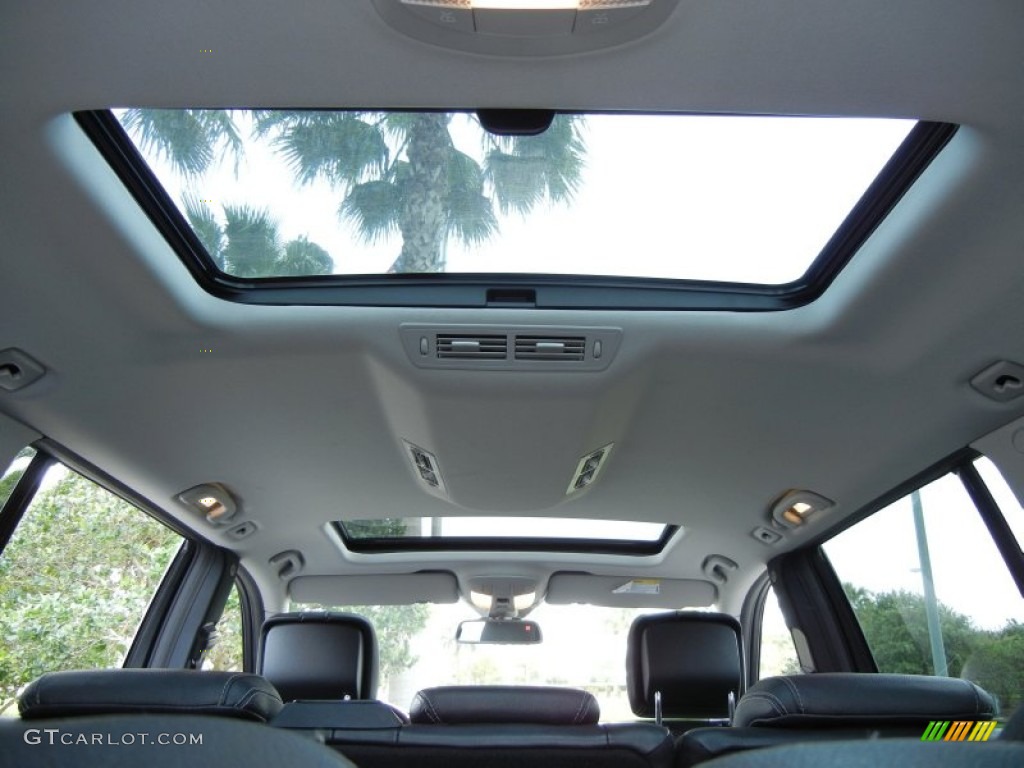 2011 Mercedes-Benz GL 550 4Matic Sunroof Photos