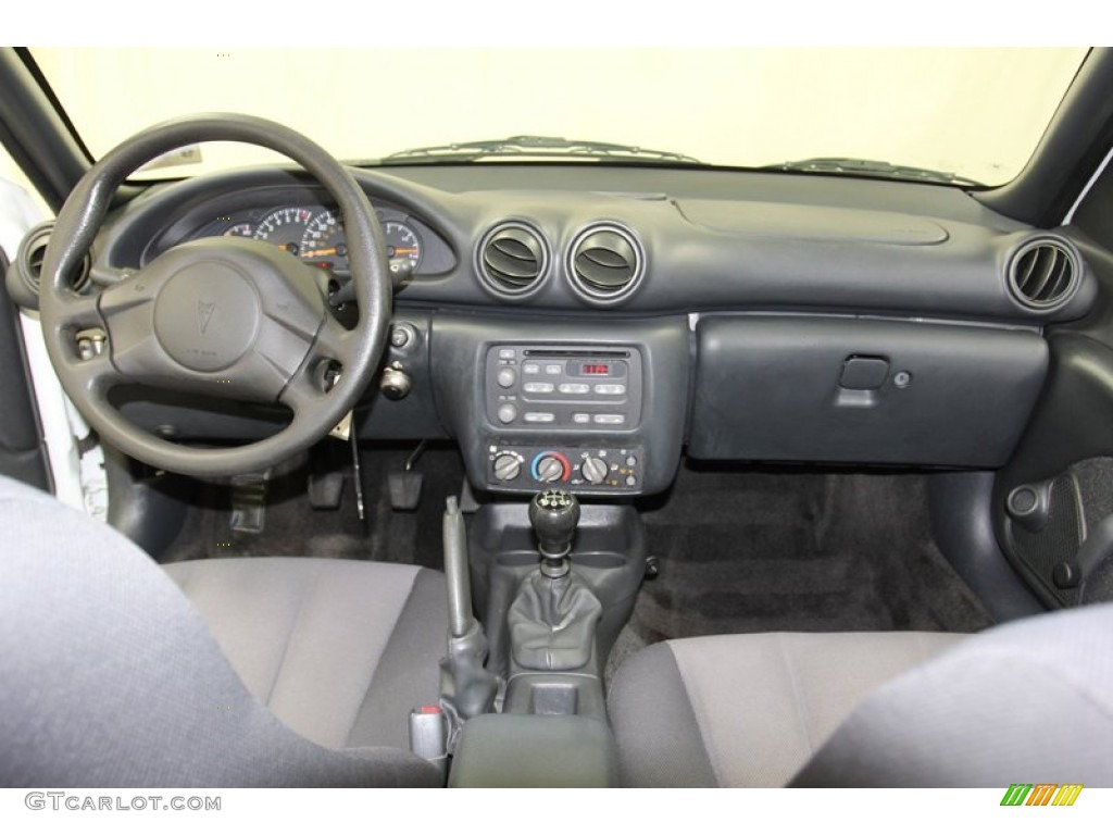 2004 Pontiac Sunfire Coupe Dashboard Photos