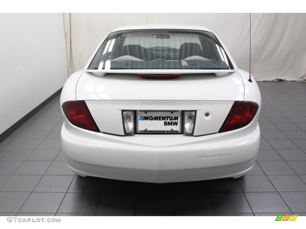 2004 Sunfire Coupe - Summit White / Graphite photo #12