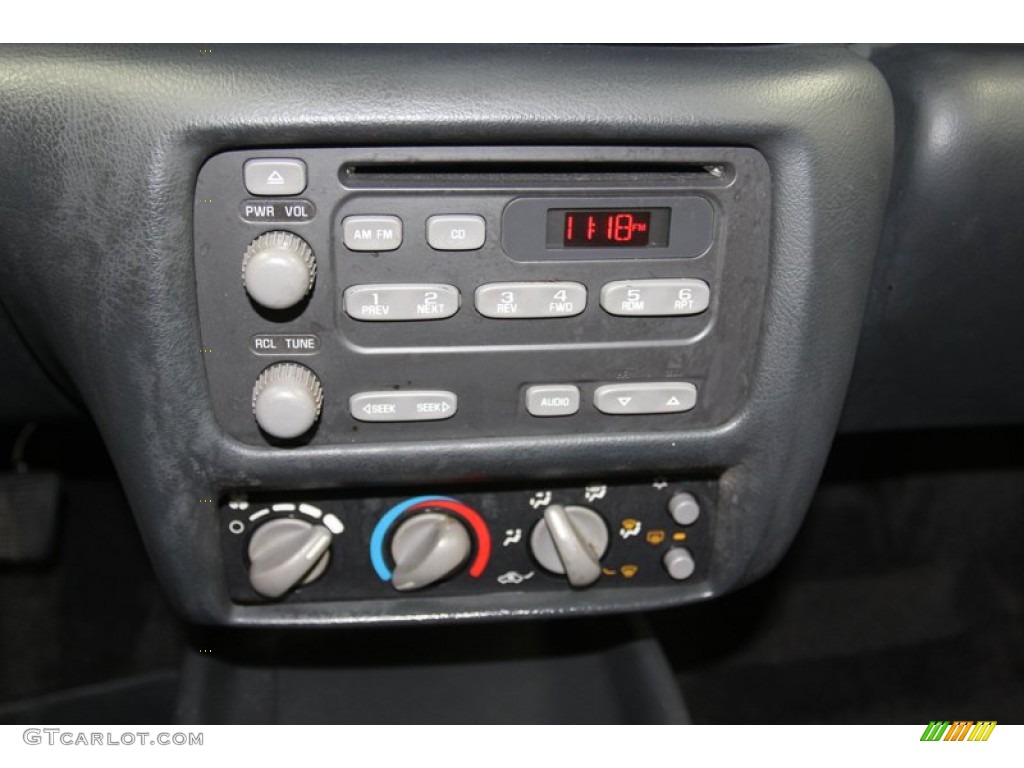 2004 Pontiac Sunfire Coupe Controls Photo #78579971