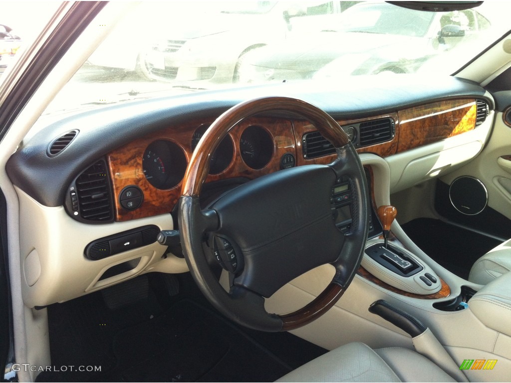 Cashmere Interior 2003 Jaguar XJ XJR Photo #78580142