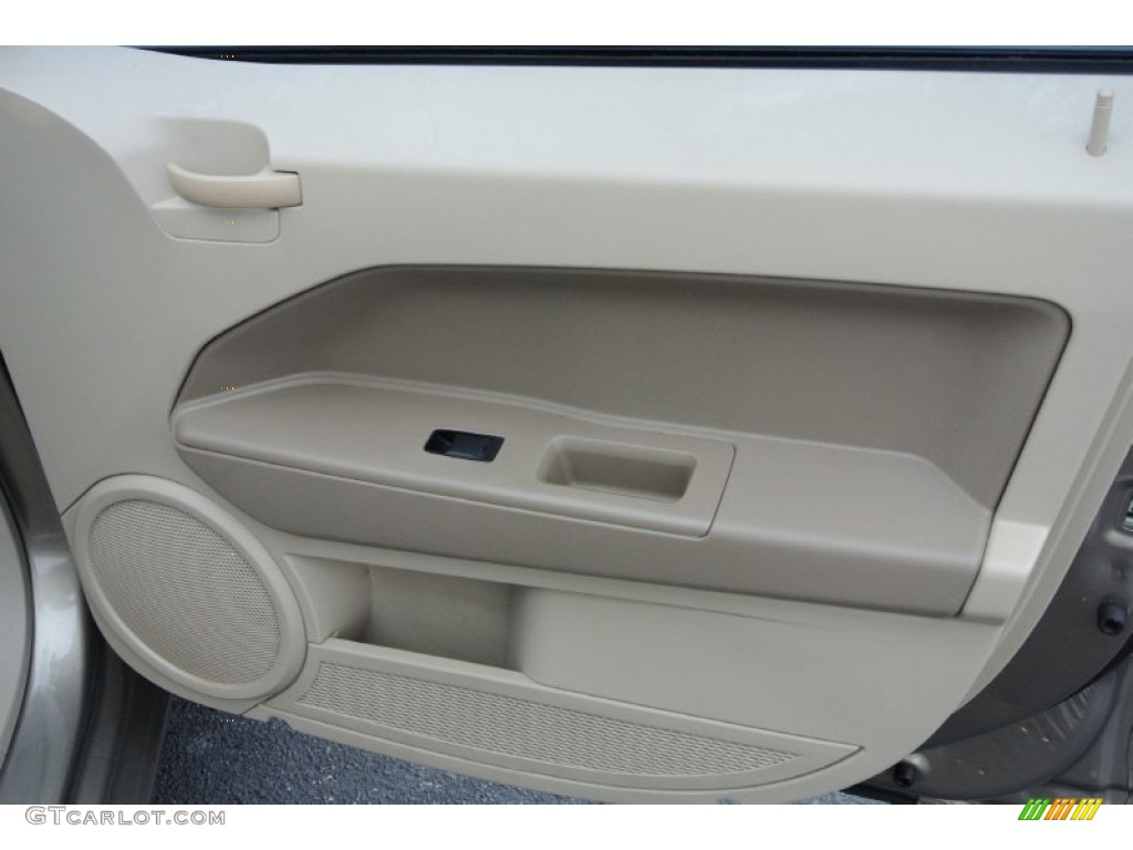 2007 Dodge Caliber SXT Door Panel Photos