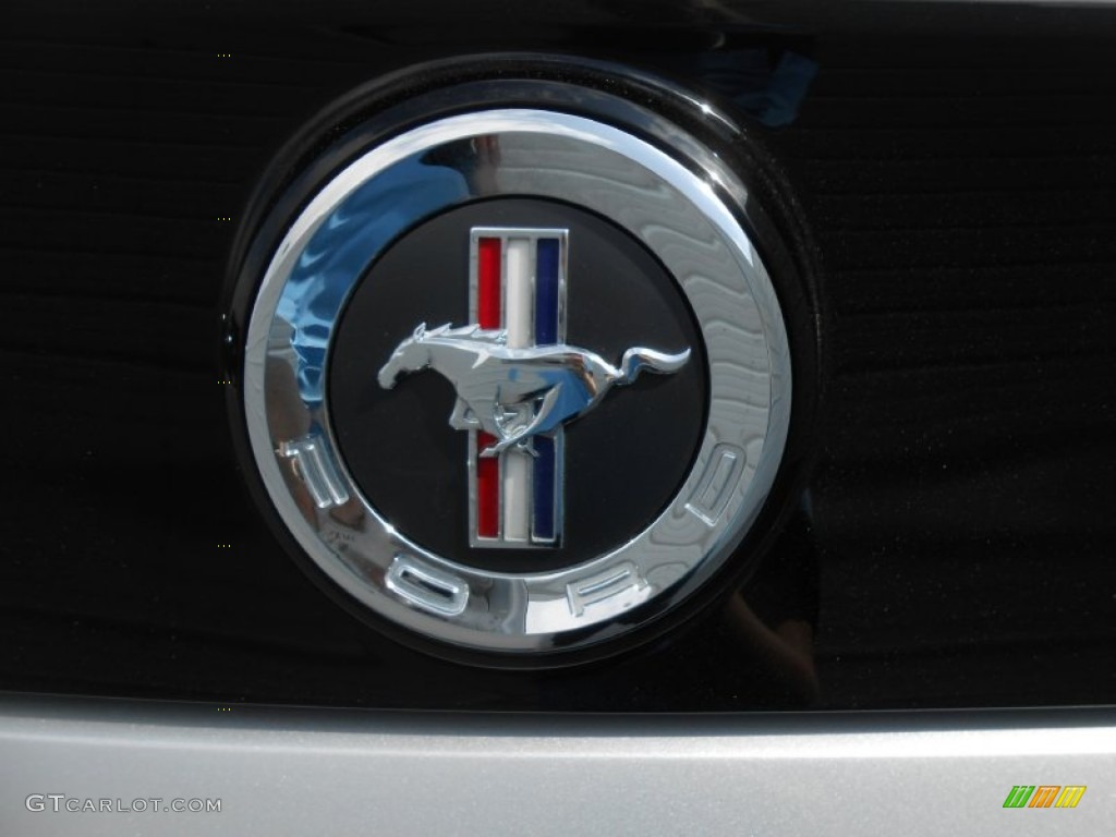2013 Mustang V6 Coupe - Ingot Silver Metallic / Charcoal Black photo #17