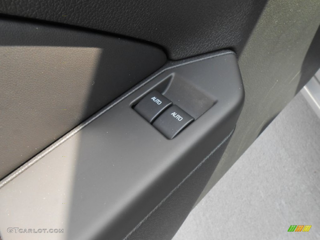 2013 Mustang V6 Coupe - Ingot Silver Metallic / Charcoal Black photo #26
