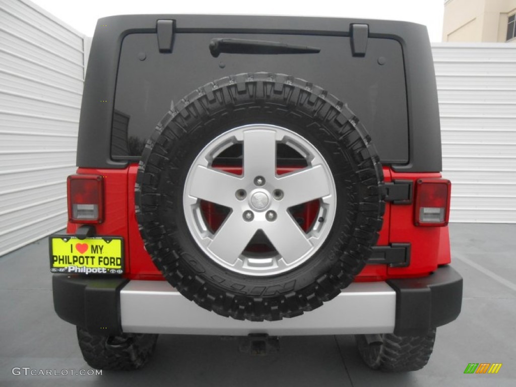 2011 Wrangler Sahara 4x4 - Flame Red / Black photo #5