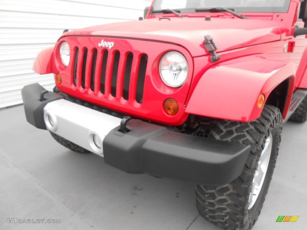 2011 Wrangler Sahara 4x4 - Flame Red / Black photo #10