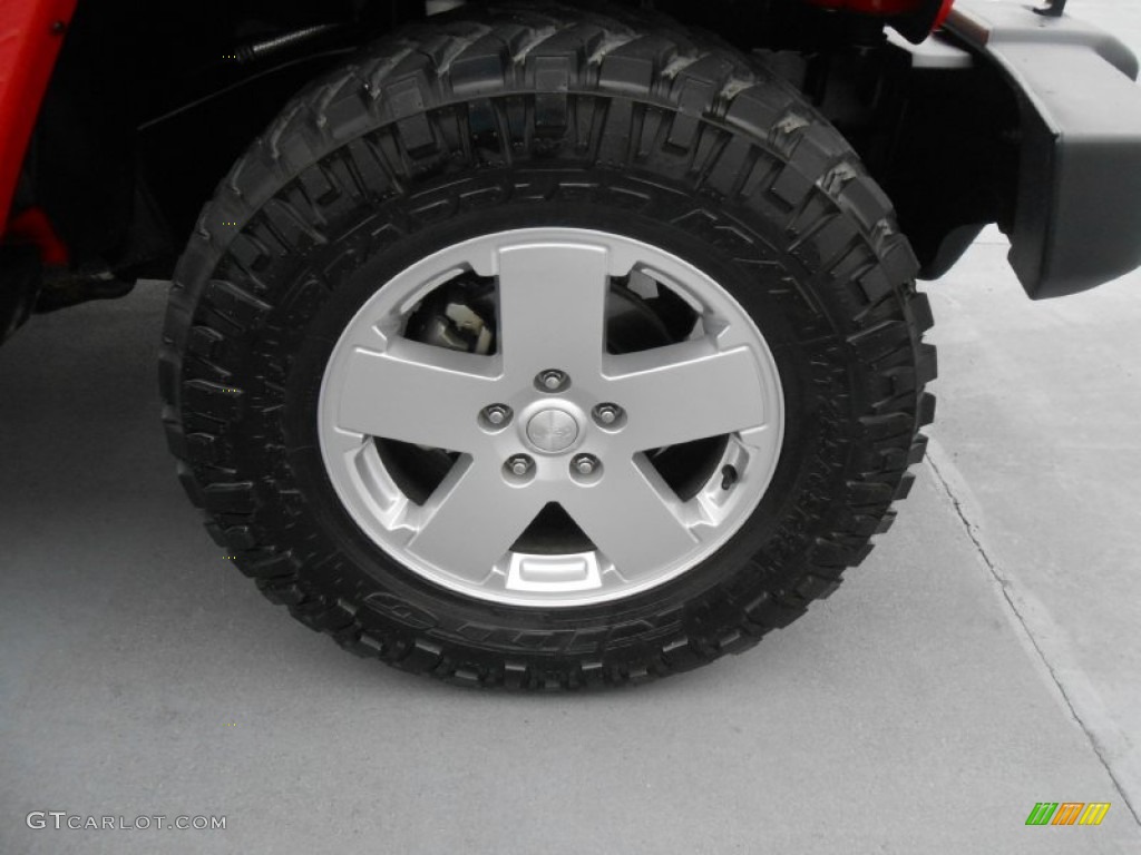 2011 Wrangler Sahara 4x4 - Flame Red / Black photo #14