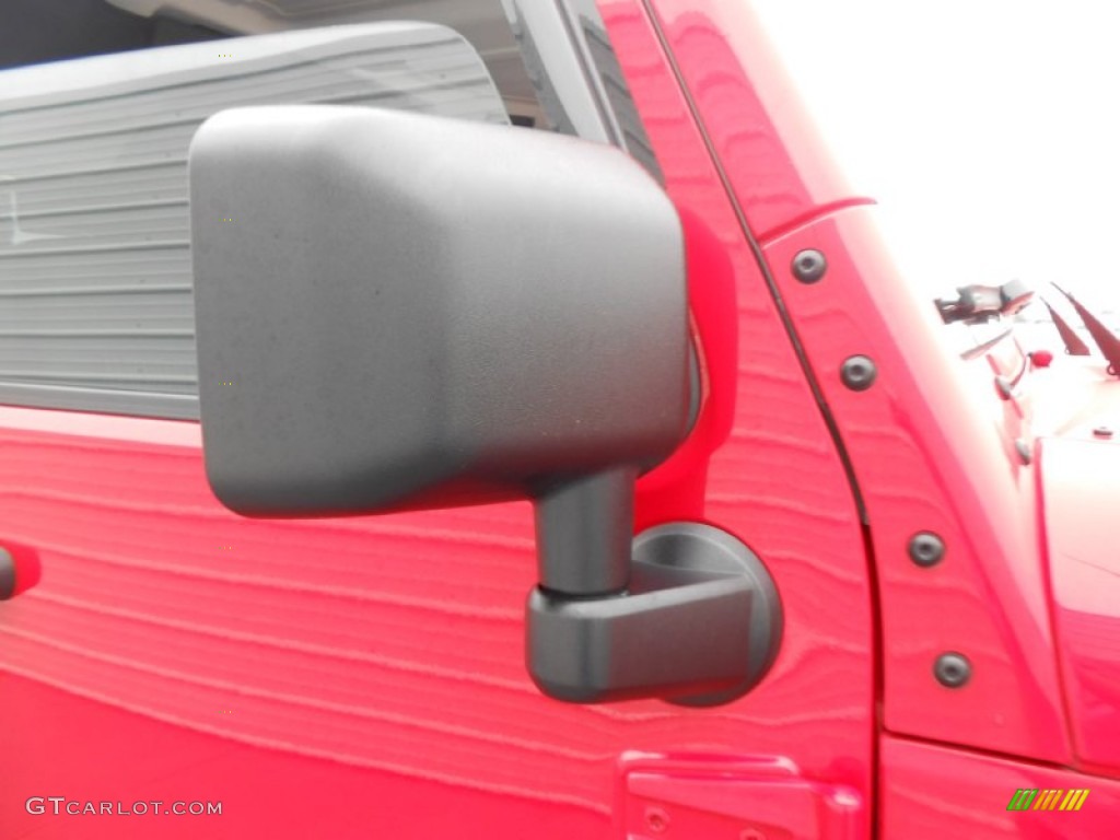 2011 Wrangler Sahara 4x4 - Flame Red / Black photo #16