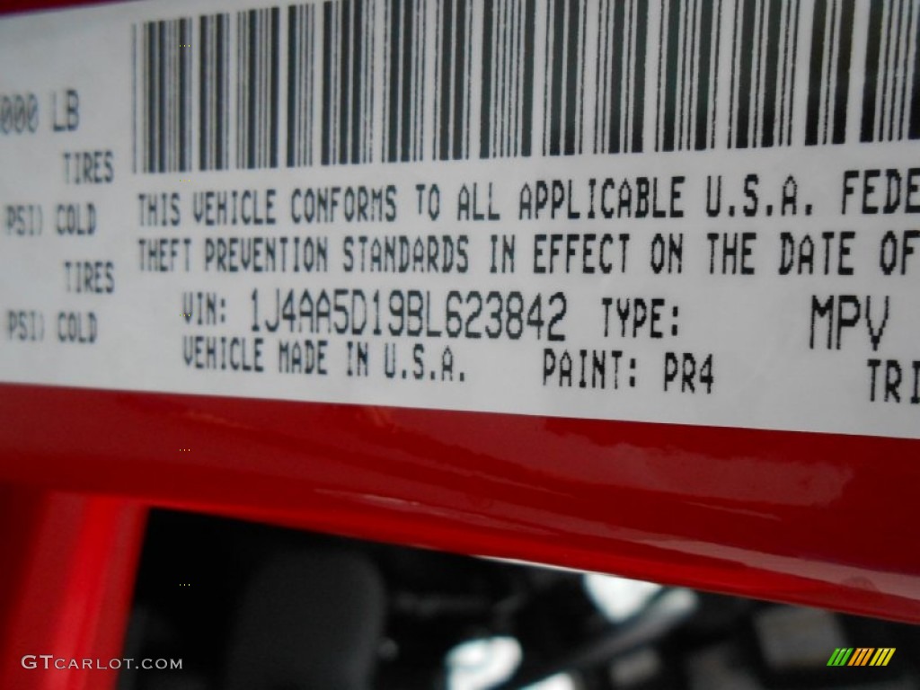 2011 Wrangler Sahara 4x4 - Flame Red / Black photo #39