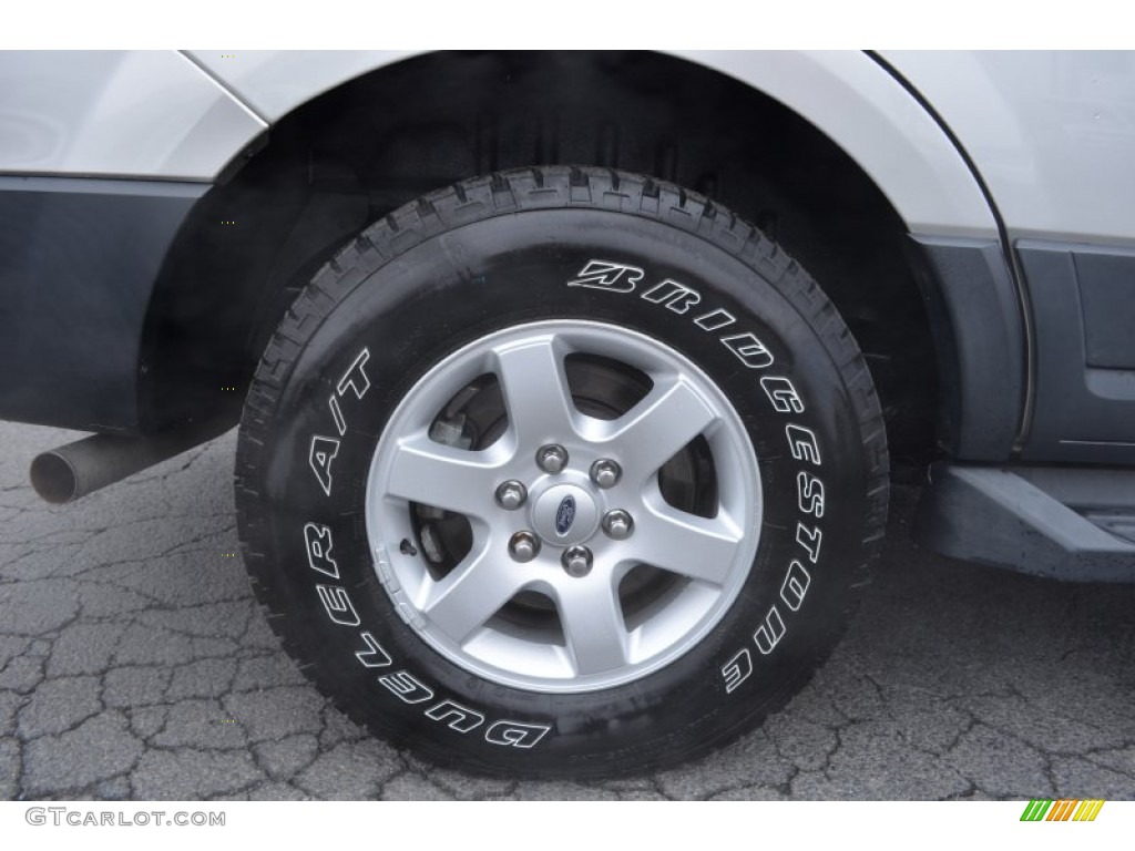 2007 Ford Expedition XLT 4x4 Wheel Photos