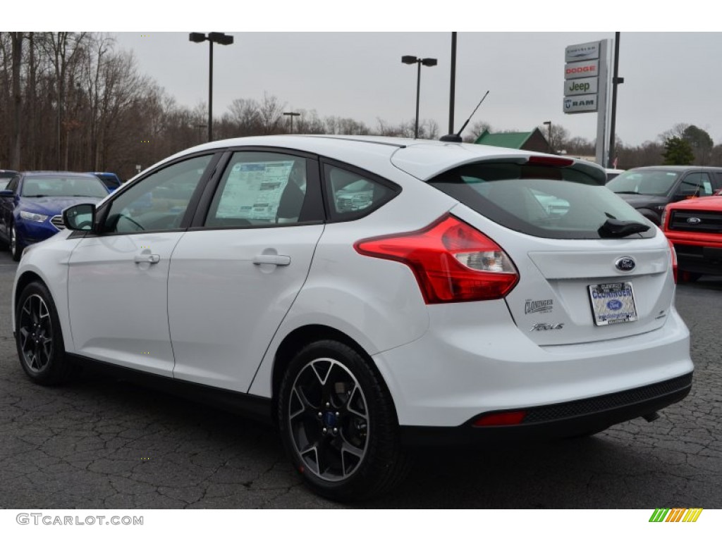 2013 Focus SE Hatchback - Oxford White / Charcoal Black photo #47