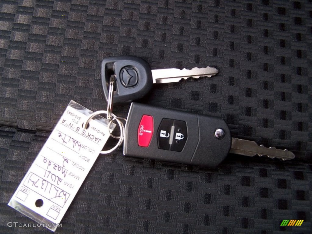 2011 Mazda MAZDA2 Touring Keys Photos
