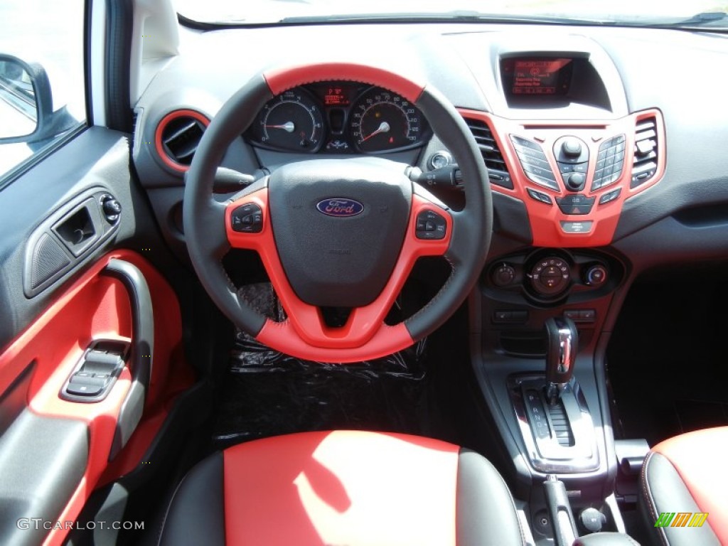 2013 Fiesta Titanium Sedan - Oxford White / Race Red Leather photo #7