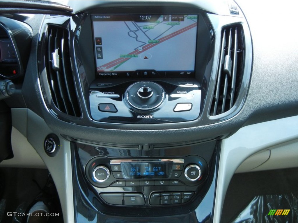 2013 Ford C-Max Hybrid SEL Controls Photo #78587586