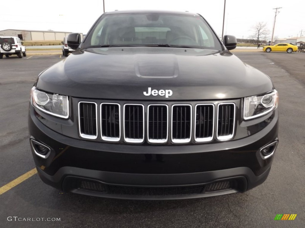 2014 Grand Cherokee Laredo 4x4 - Brilliant Black Crystal Pearl / New Zealand Black/Light Frost photo #2