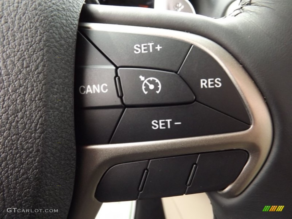 2014 Jeep Grand Cherokee Laredo 4x4 Controls Photo #78588654