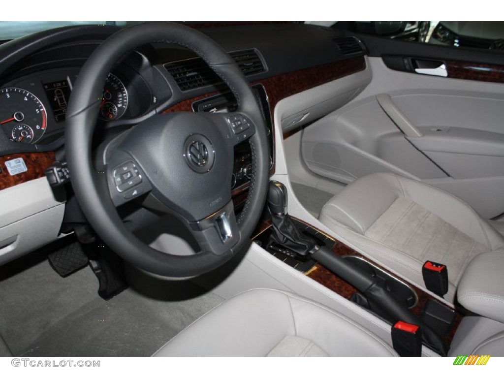 Moonrock Gray Interior 2013 Volkswagen Passat TDI SEL Photo #78588837