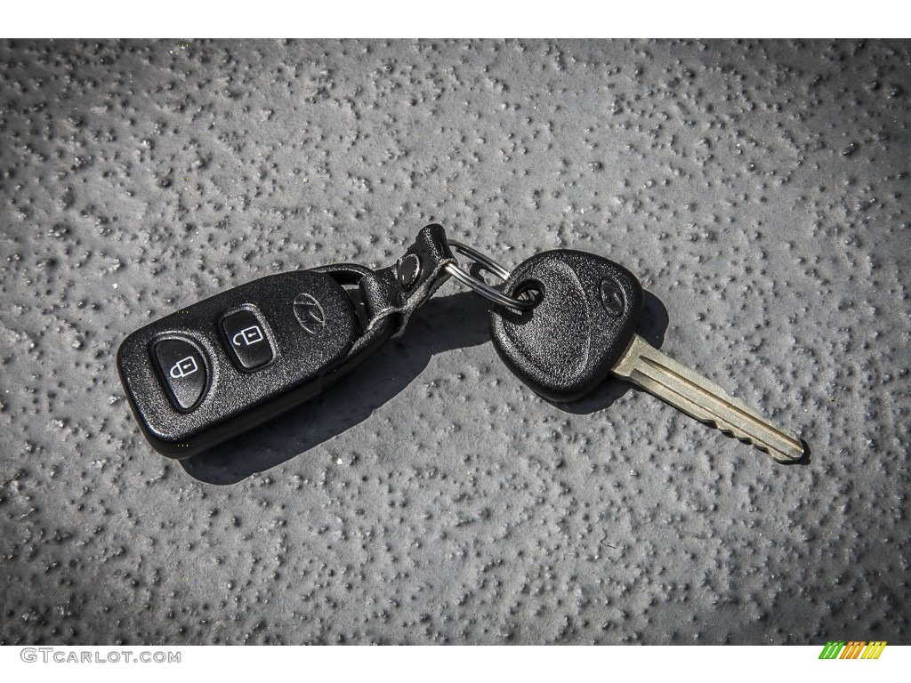 2010 Hyundai Tucson GLS Keys Photos