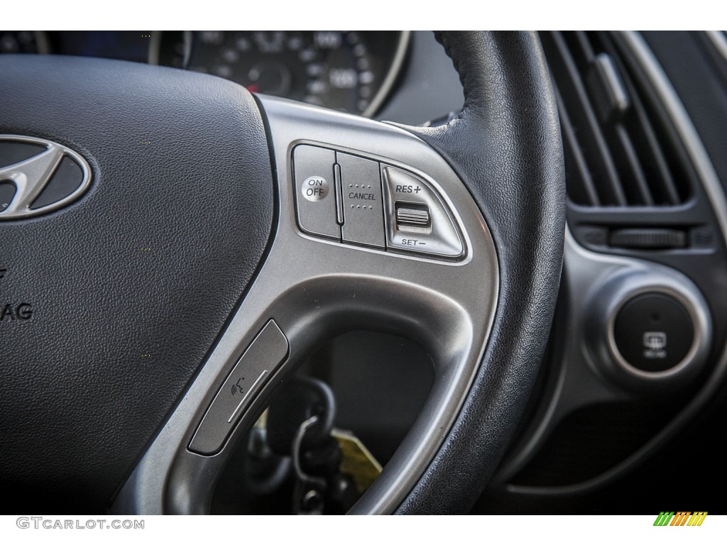 2010 Hyundai Tucson GLS Controls Photo #78590976