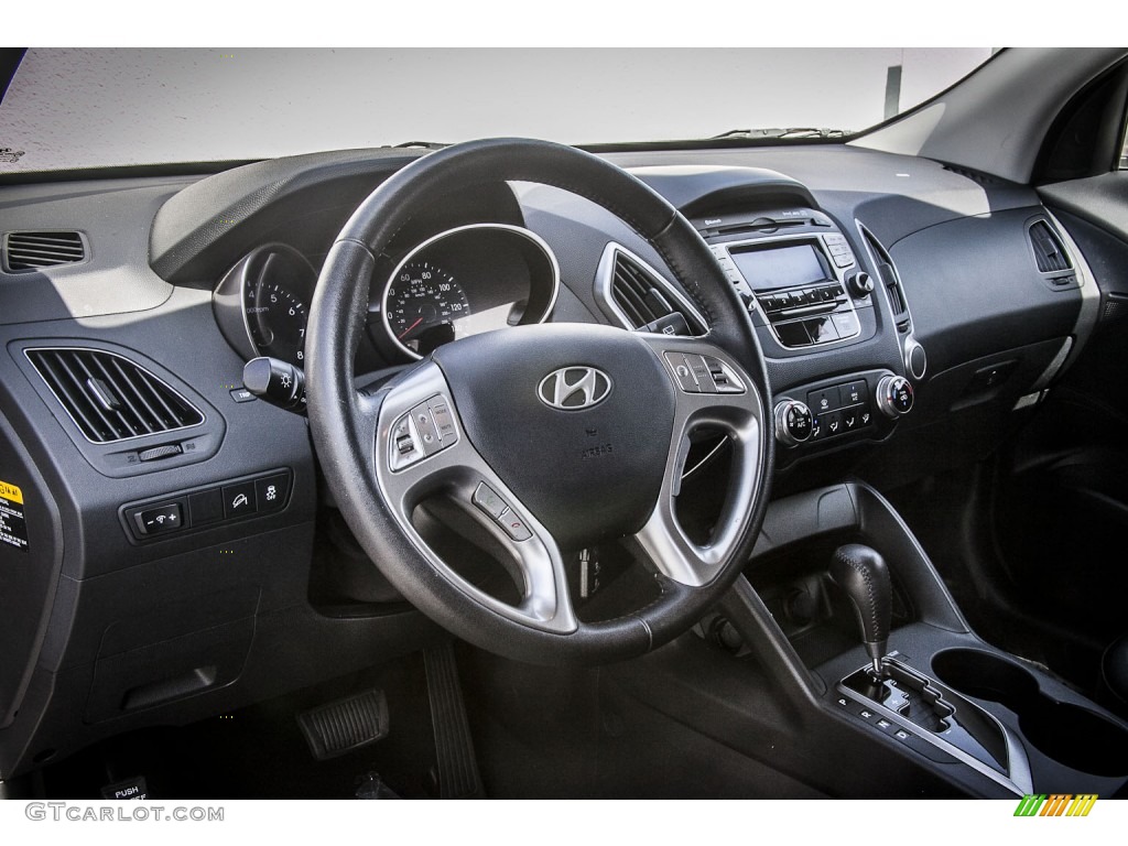 2010 Hyundai Tucson GLS Dashboard Photos
