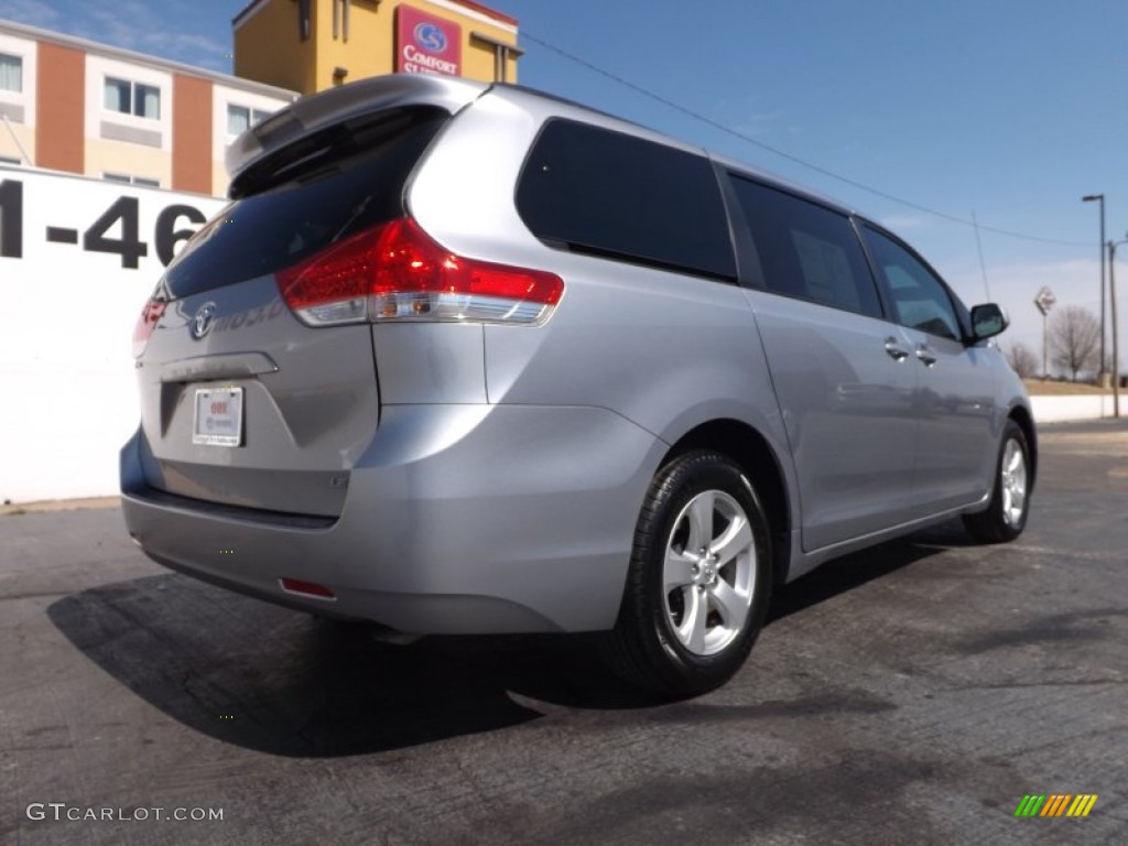 2012 Sienna LE - Silver Sky Metallic / Light Gray photo #8