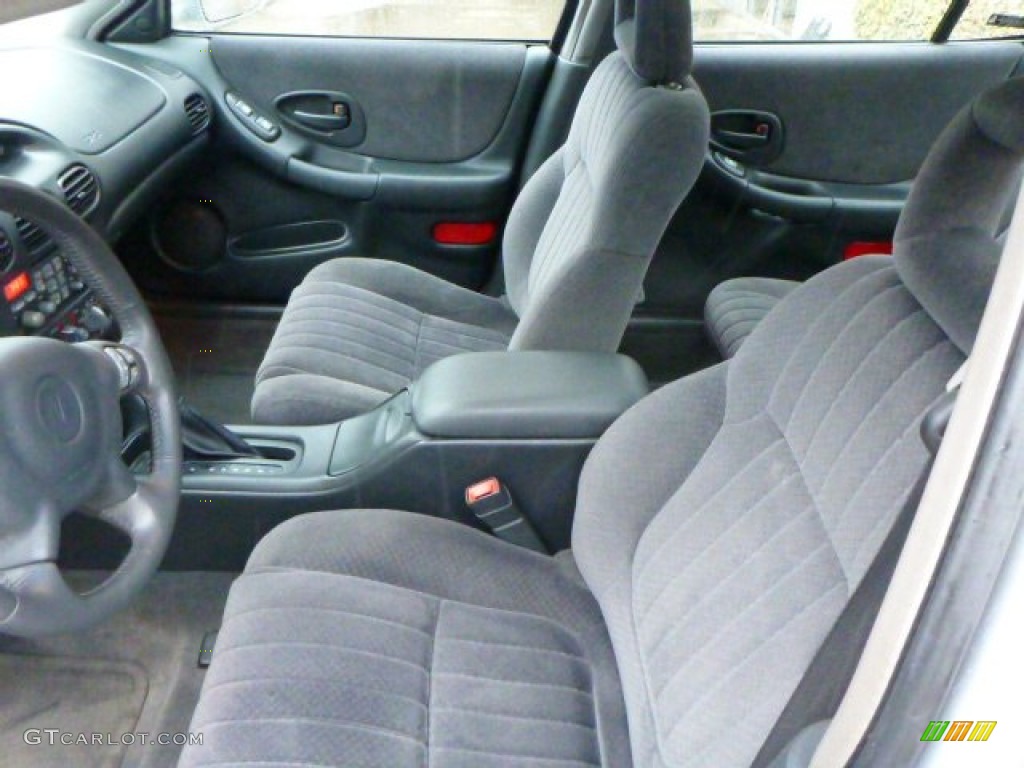 Gray Interior 2002 Pontiac Grand Prix GT Sedan Photo #78599340