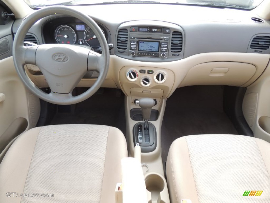 2011 Hyundai Accent GLS 4 Door Dashboard Photos