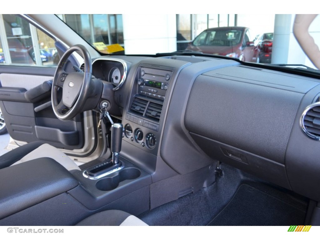2007 Ford Explorer Sport Trac Limited Dark Charcoal Dashboard Photo #78600873