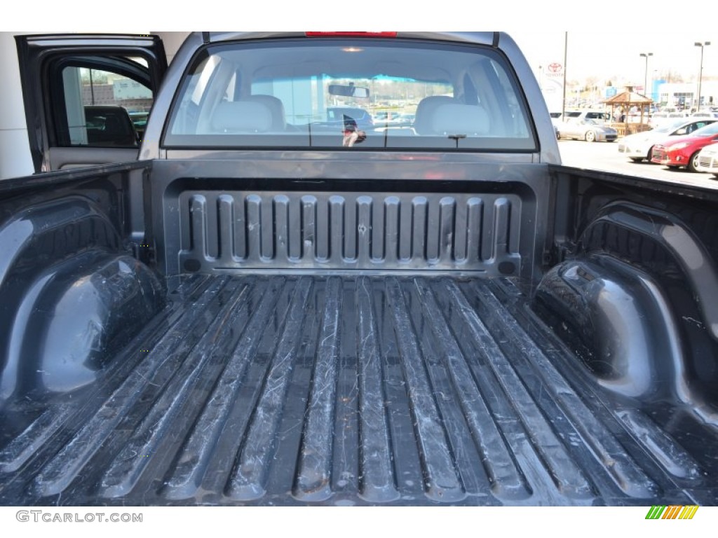 2004 Ram 1500 ST Quad Cab - Graphite Metallic / Dark Slate Gray photo #18