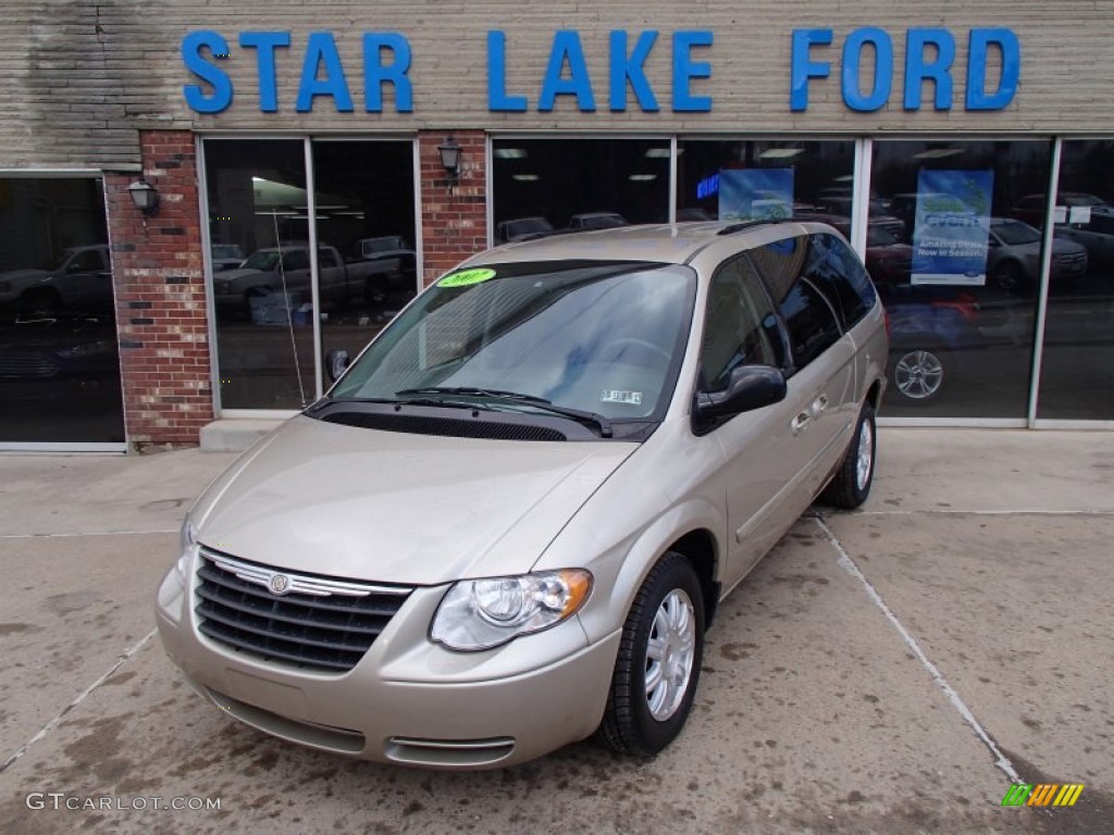 2007 Town & Country Touring - Linen Gold Metallic / Dark Khaki/Light Graystone photo #1