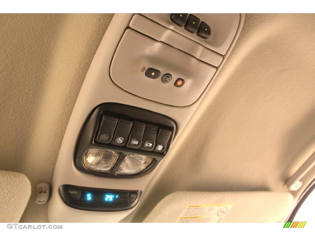 2004 Oldsmobile Silhouette Premier Controls Photo #78605019