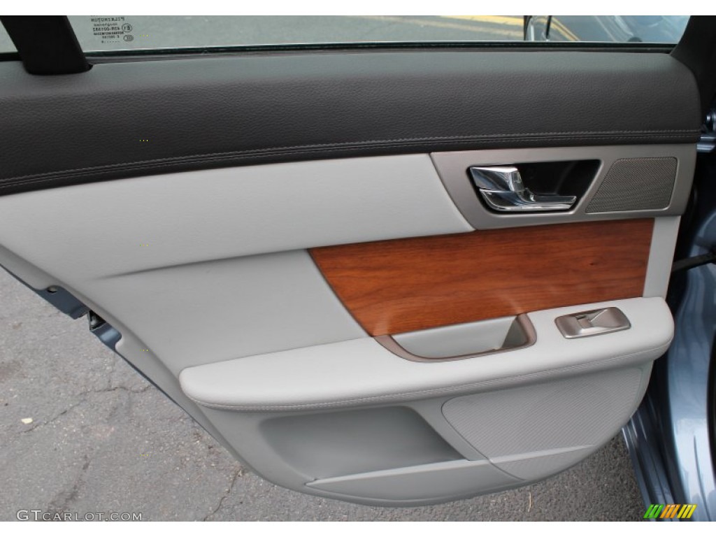2009 Jaguar XF Luxury Dove/Charcoal Door Panel Photo #78606606