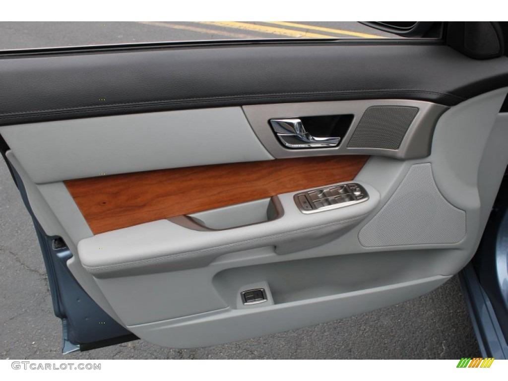 2009 Jaguar XF Luxury Dove/Charcoal Door Panel Photo #78606657