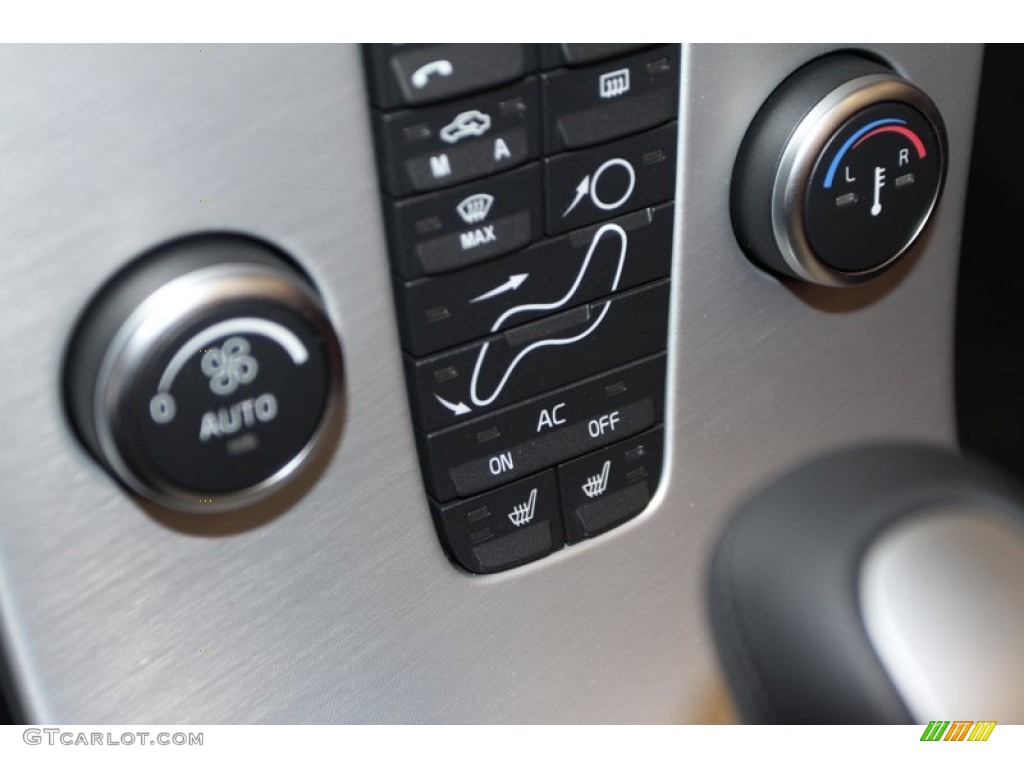 2013 Volvo C70 T5 Controls Photo #78609684
