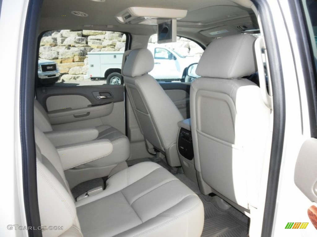 2013 Yukon XL SLT 4x4 - White Diamond Tricoat / Light Tan photo #24