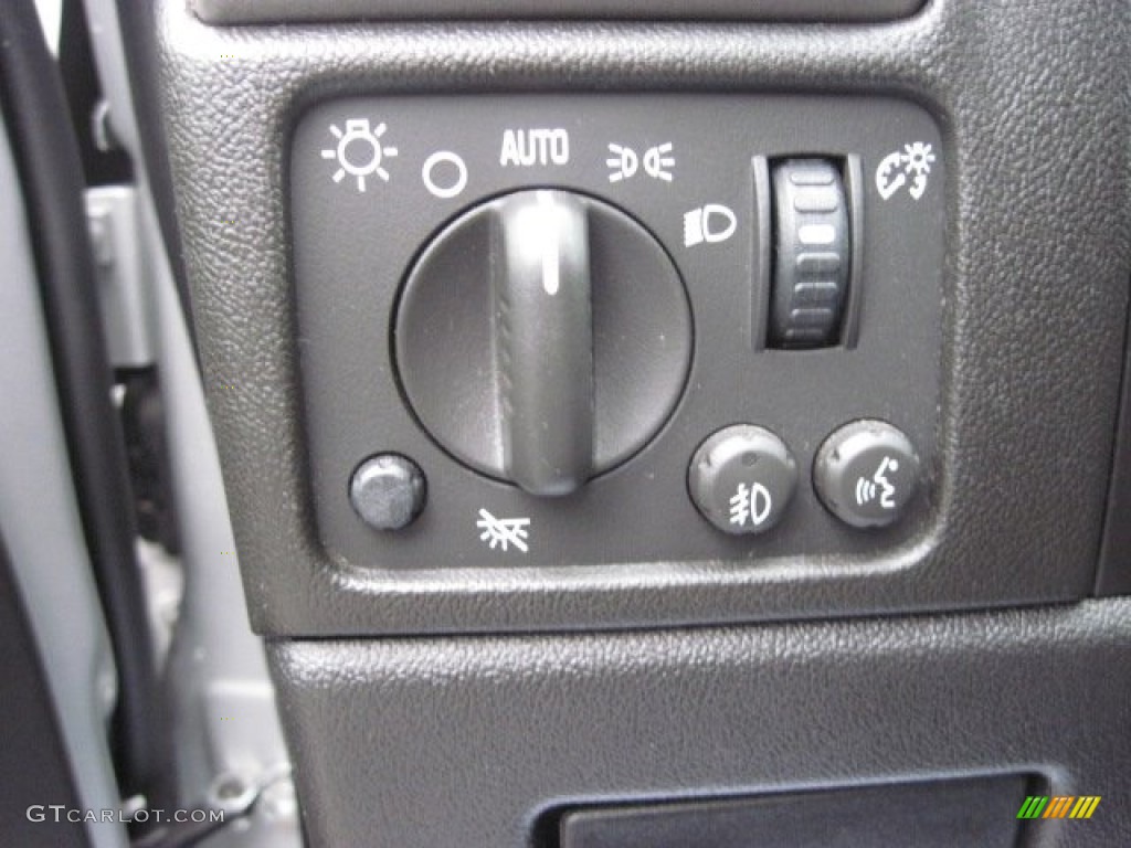 2011 GMC Canyon SLE Extended Cab 4x4 Controls Photo #78610766